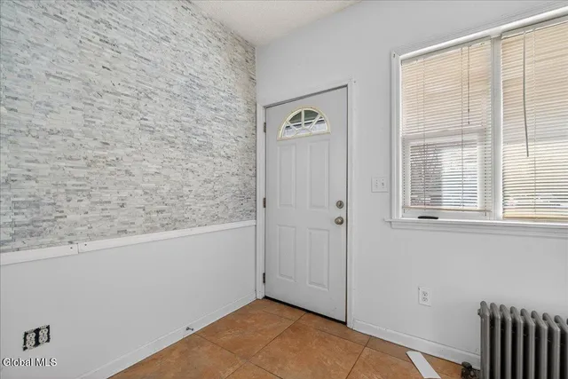 $199,500 | 25 Corning Street, Colonie, NY 12205