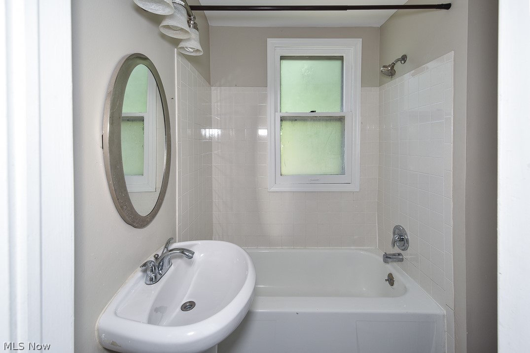 1661 Crest Road Cleveland Heights, OH 44121 - Photo 16 of 22 Gallery Image 16