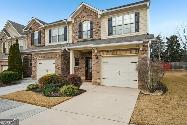 $229,990 | 3199 Garden Glade Lane, Lithonia, GA 30038
