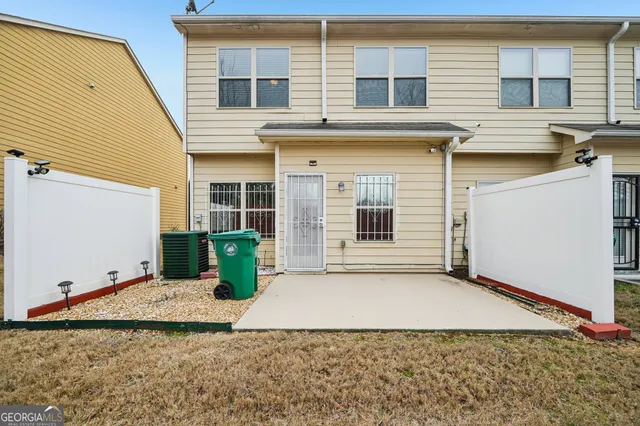 $229,990 | 3199 Garden Glade Lane, Lithonia, GA 30038