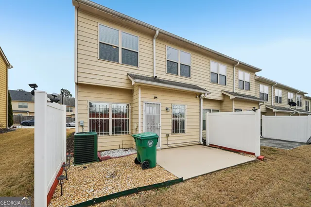 $229,990 | 3199 Garden Glade Lane, Lithonia, GA 30038