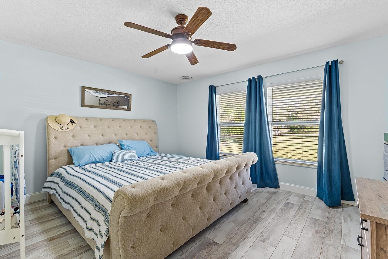 2801 Grove Drive Fort Pierce, FL 34981 - Photo 9 of 49 2801-Grove-Dr-HigMedia-036-1280