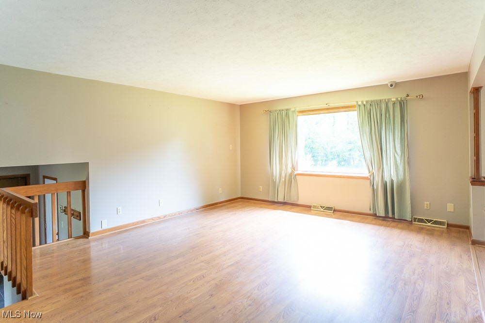 519 South Medina Line Road Akron, OH 44321 - Photo 6 of 29