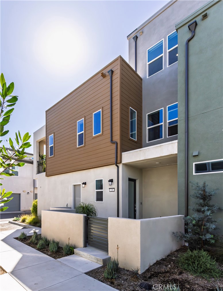 128 Sentosa Irvine, CA 92618 - Photo 28 of 47