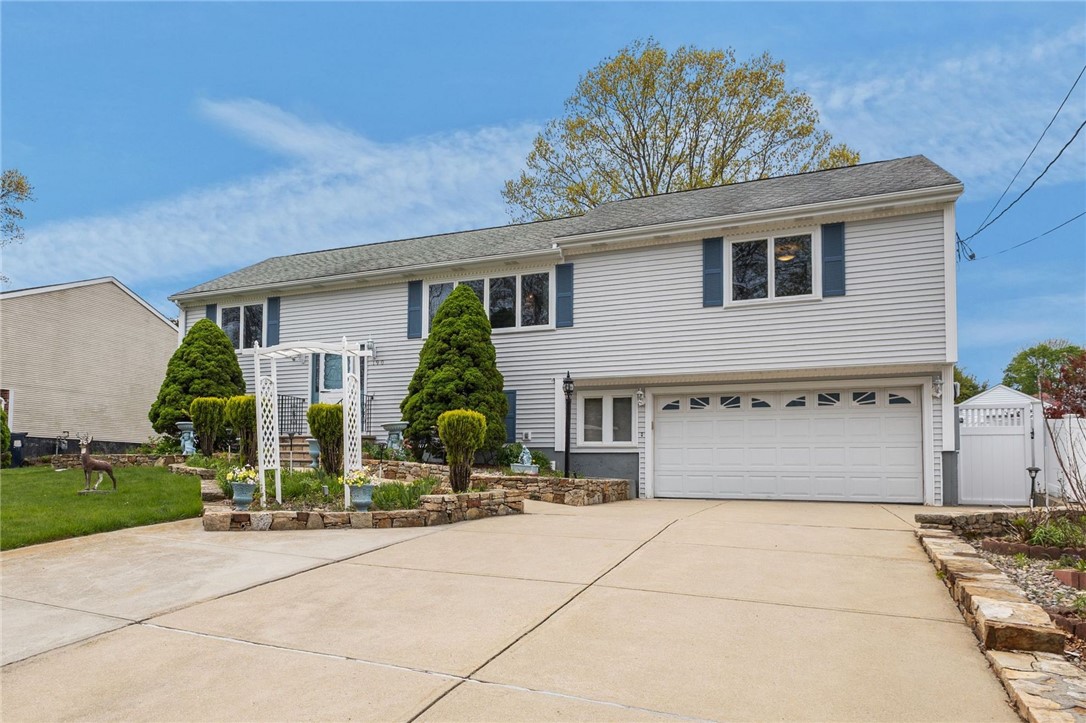 190 Curran Road Cumberland, RI 02864 - Photo 2 of 44 Gallery Image 2
