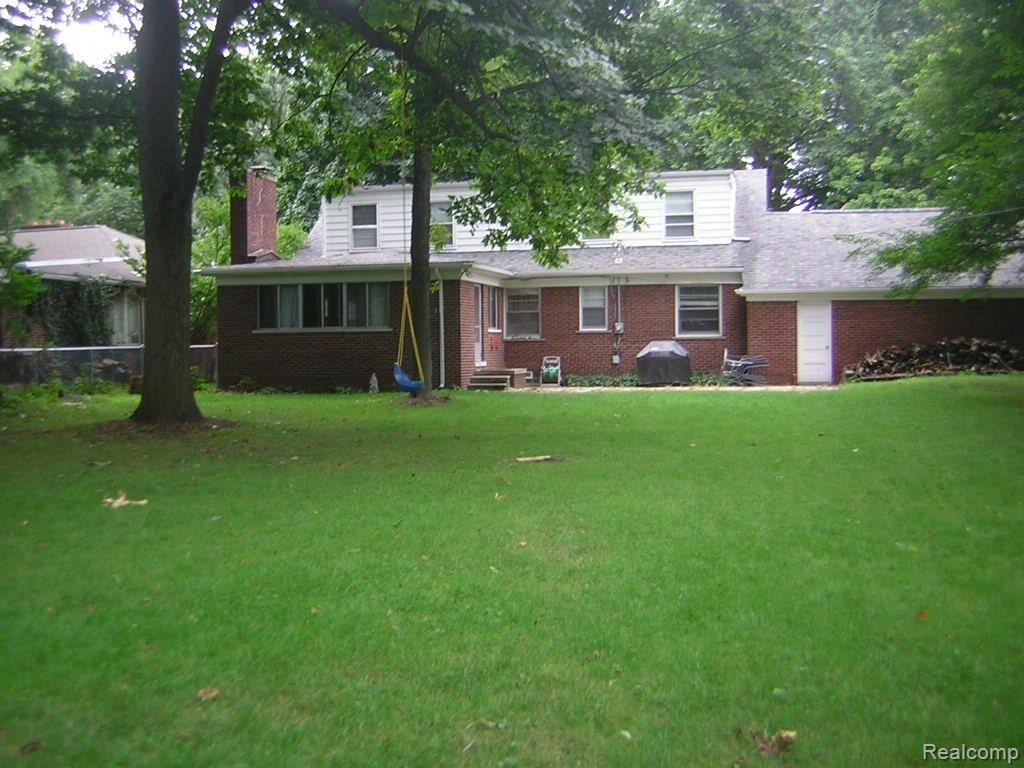 278 Lothrop Road Grosse Pointe, MI 48236 - Photo 2 of 20 back
