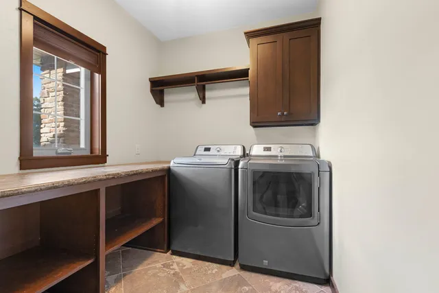 $839,900 | 3200 Gray Hawk Trail, Suamico, WI 54313