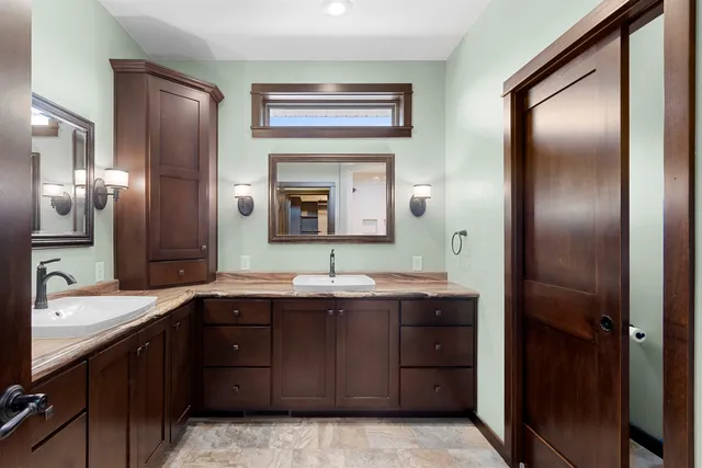 $839,900 | 3200 Gray Hawk Trail, Suamico, WI 54313