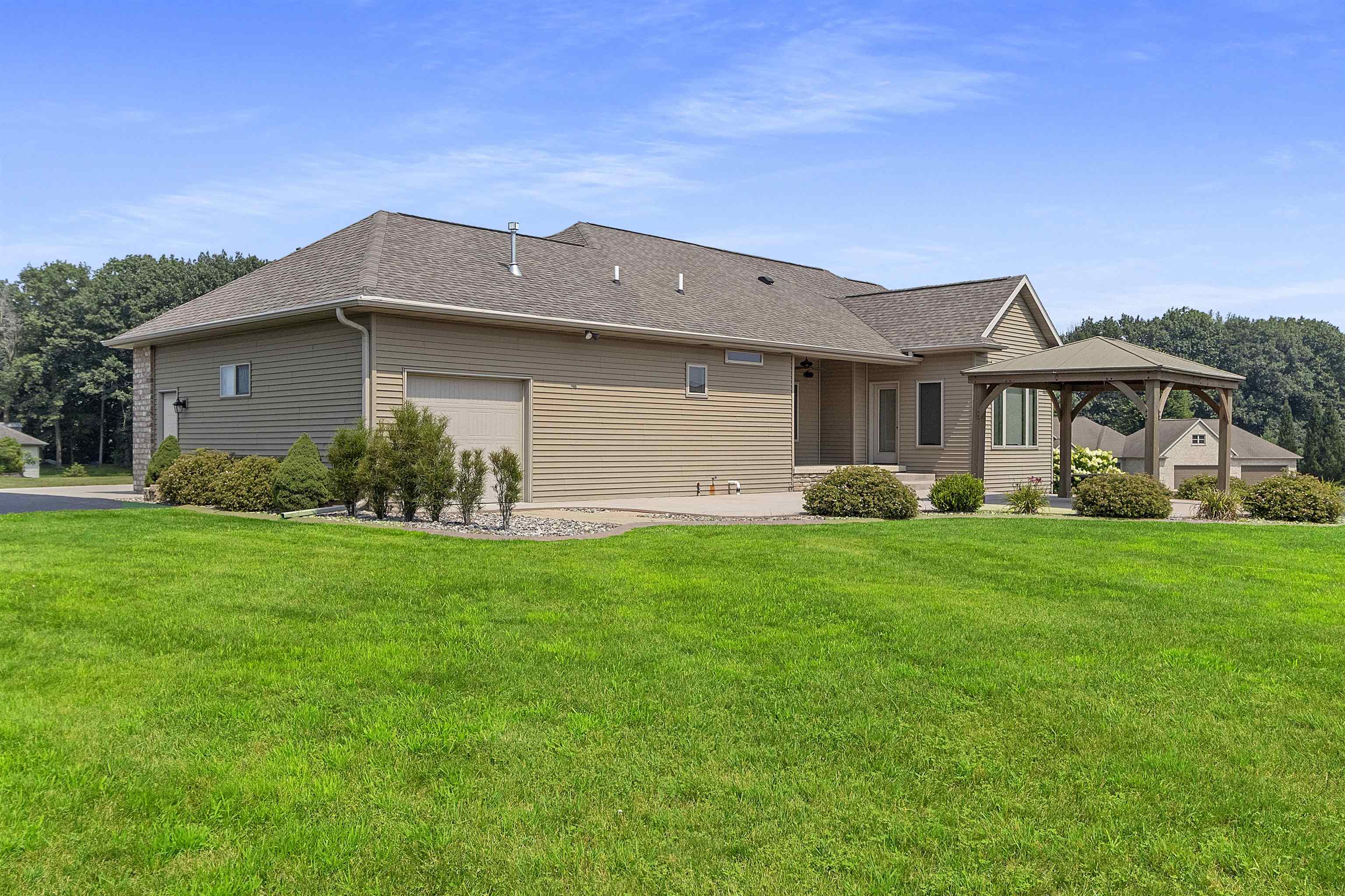 3200 Gray Hawk Trail Suamico, WI 54313 - Photo 69 of 84