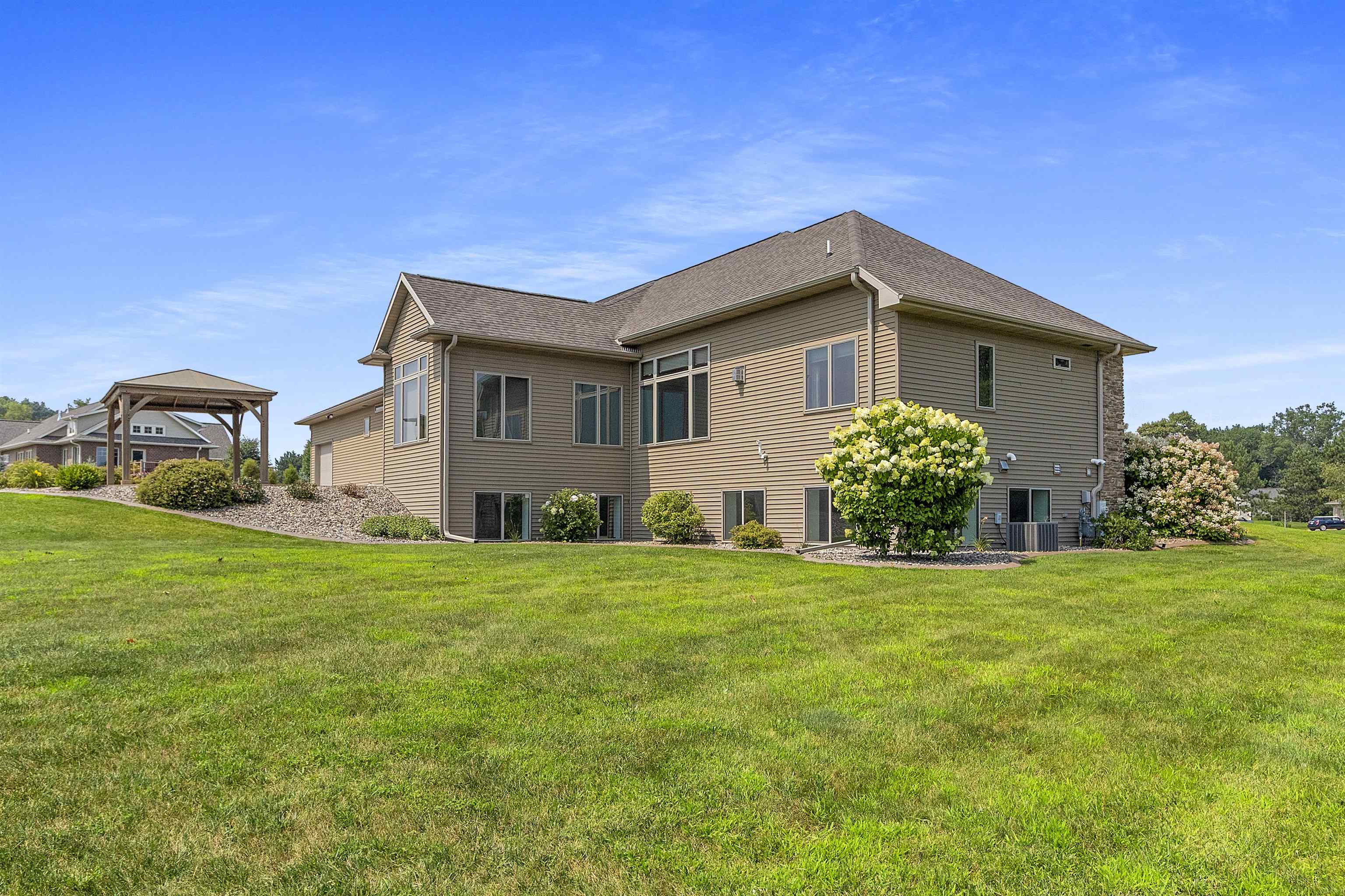 3200 Gray Hawk Trail Suamico, WI 54313 - Photo 74 of 84