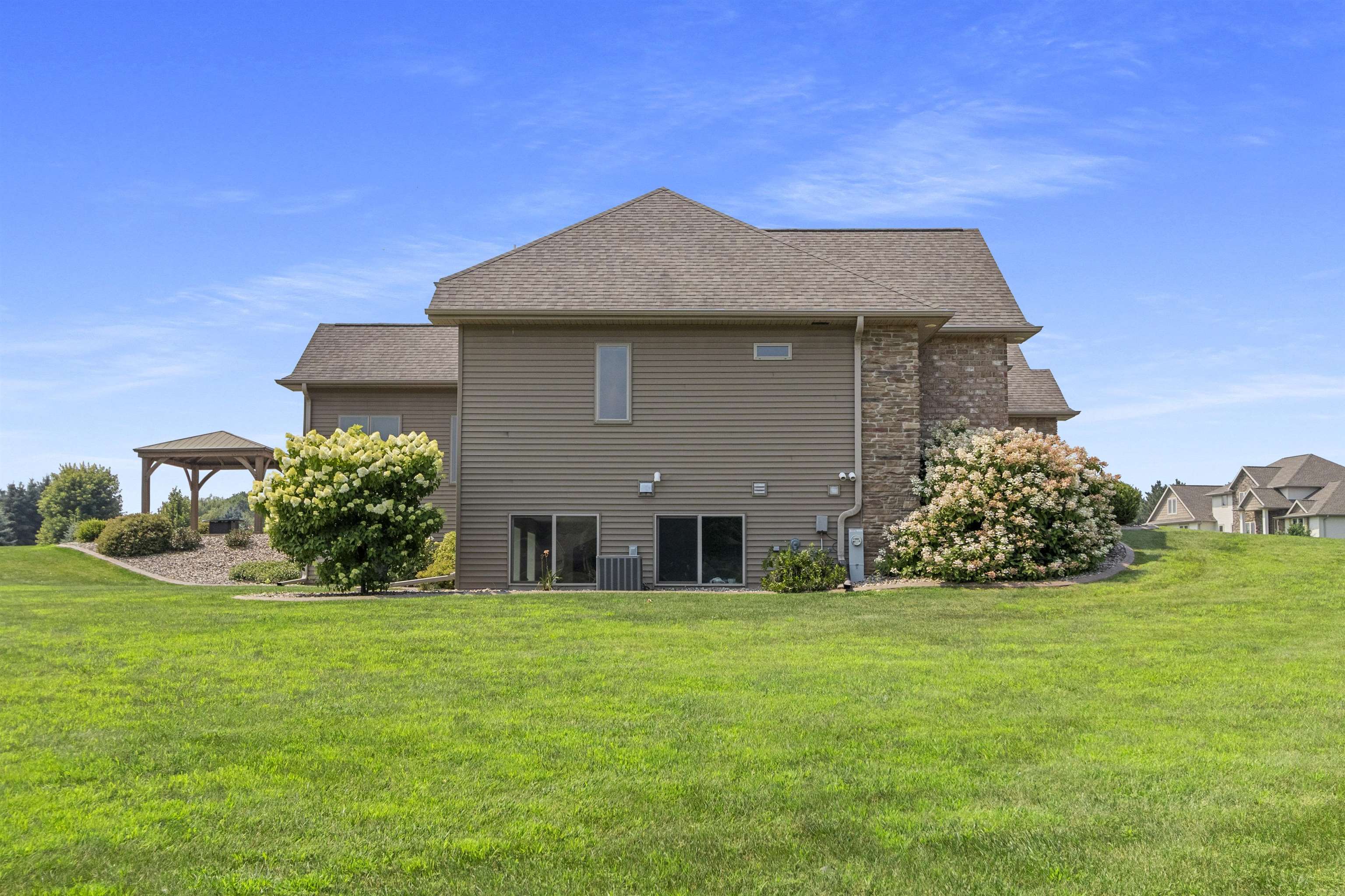 3200 Gray Hawk Trail Suamico, WI 54313 - Photo 75 of 84