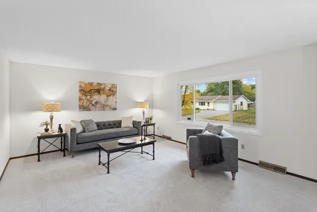 $379,900 | 20420 Hughes Avenue West, Lakeville, MN 55044