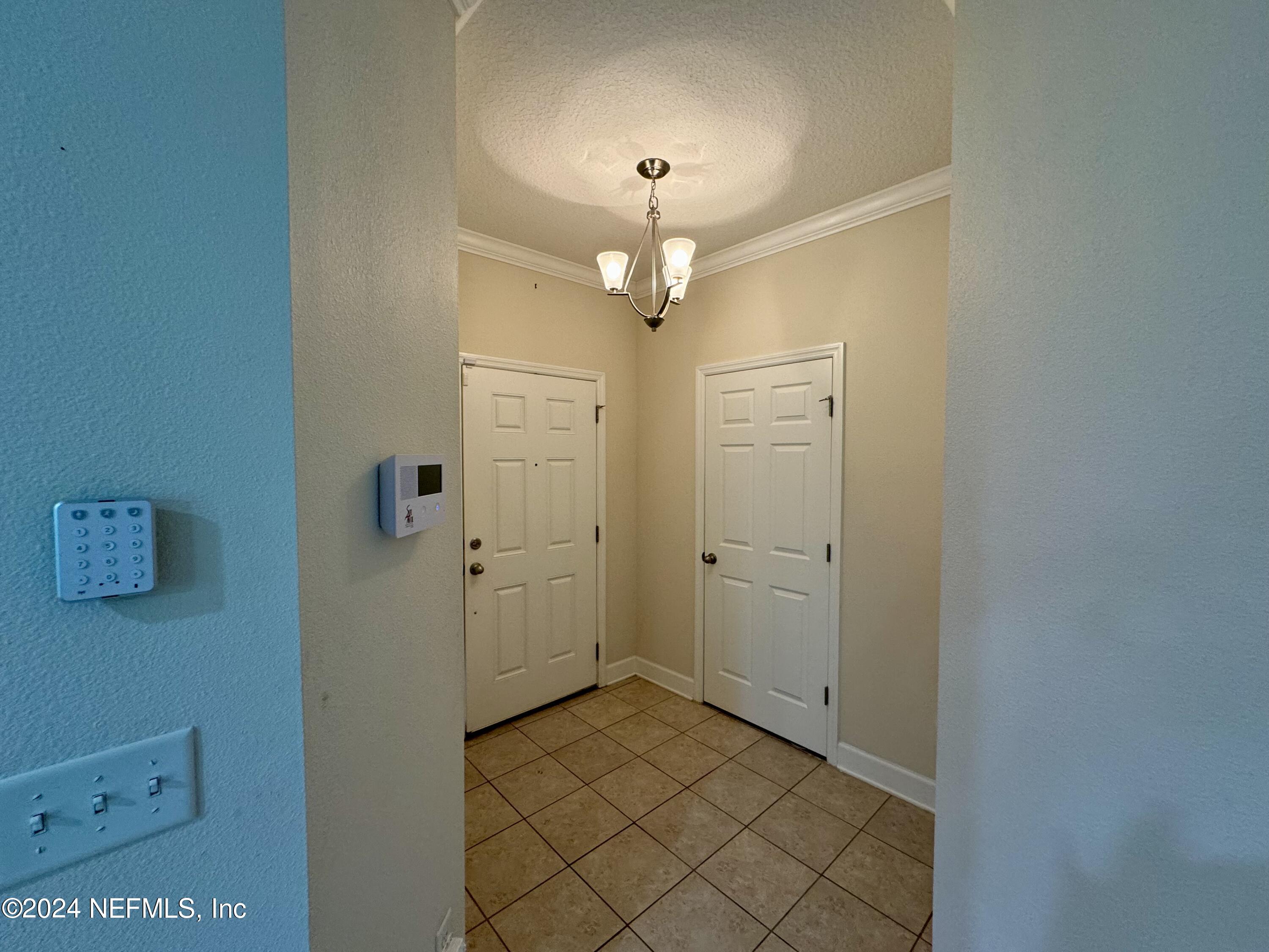 289 Spring Park Avenue Ponte Vedra, FL 32081 - Photo 2 of 19 a view of a bathroom
