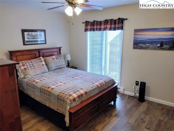 $439,000 | 176 Royal Oaks Drive, Unit 135, Blowing Rock, NC 28605