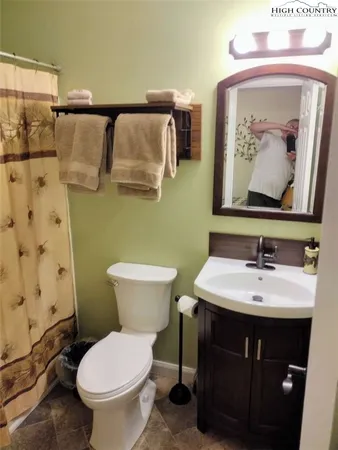 $439,000 | 176 Royal Oaks Drive, Unit 135, Blowing Rock, NC 28605