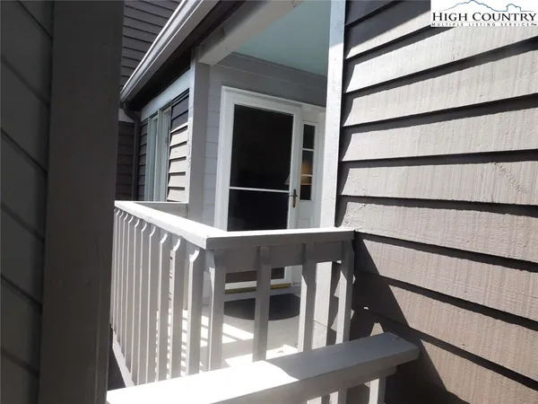 $439,000 | 176 Royal Oaks Drive, Unit 135, Blowing Rock, NC 28605