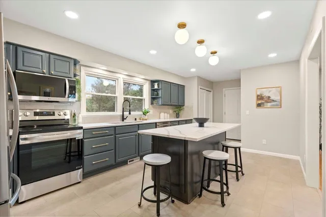 $625,000 | 2826 Grandview Boulevard, Madison, WI 53713