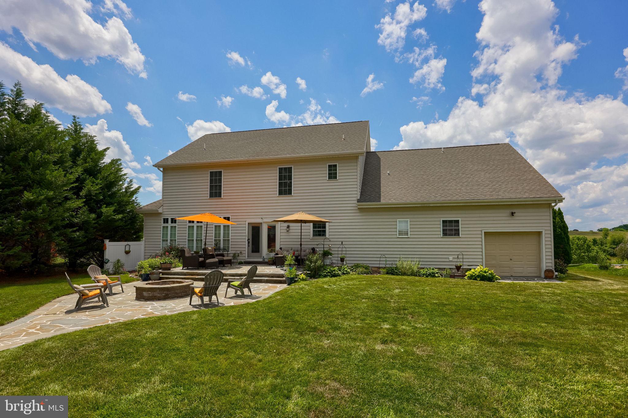520 Duquesne Road York, PA 17402 - Photo 4 of 62
