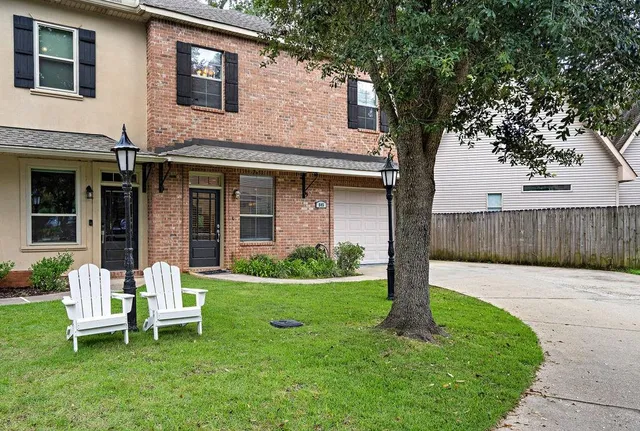 $2,100 | 845 Montgomery Street, Mandeville, LA 70448