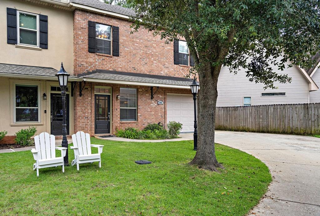 845 Montgomery Street Mandeville, LA 70448 - Photo 1 of 16