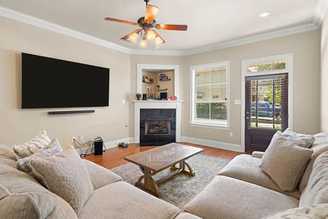 $2,100 | 845 Montgomery Street, Mandeville, LA 70448