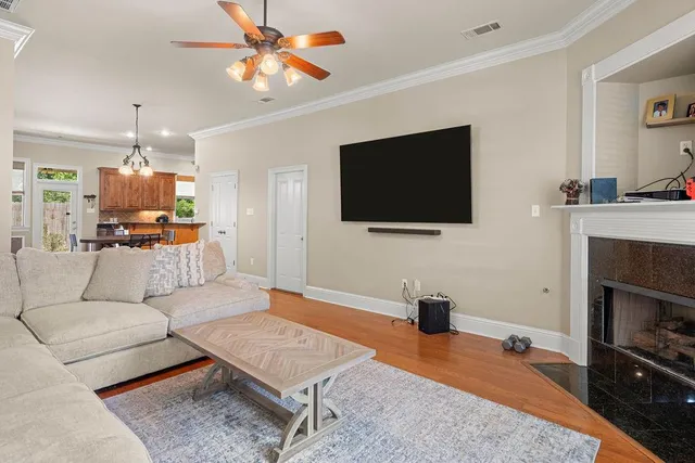 $2,100 | 845 Montgomery Street, Mandeville, LA 70448