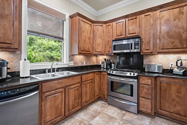 $2,100 | 845 Montgomery Street, Mandeville, LA 70448