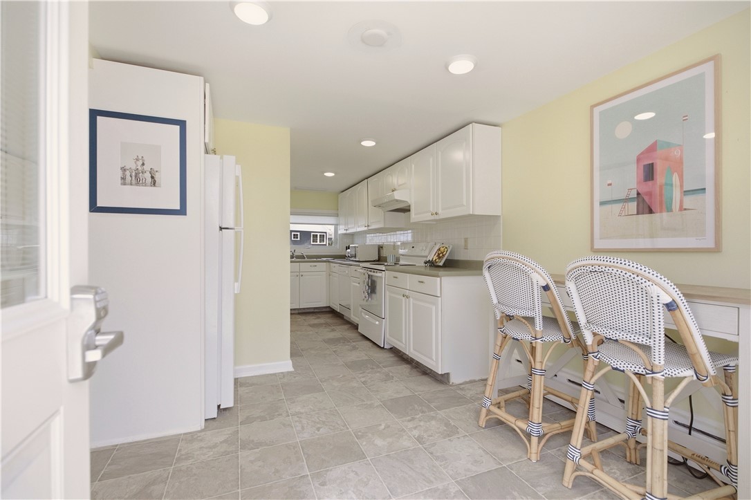 2 Stimpson Street Middletown, RI 02842 - Photo 10 of 28