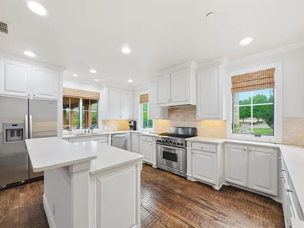 $575,000 | 2033 Harbor Way, Unit 104, Graford, TX 76449