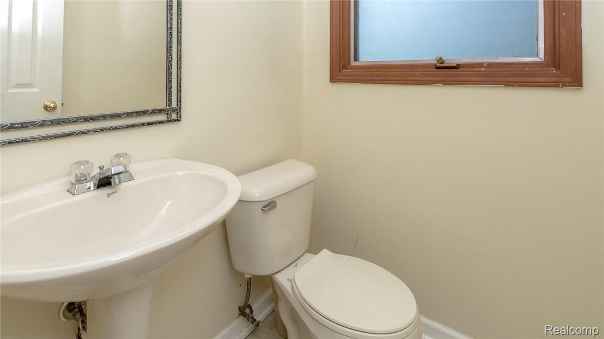 10083 Gordon Road Fenton, MI 48430 - Photo 27 of 51 26_26.jpg