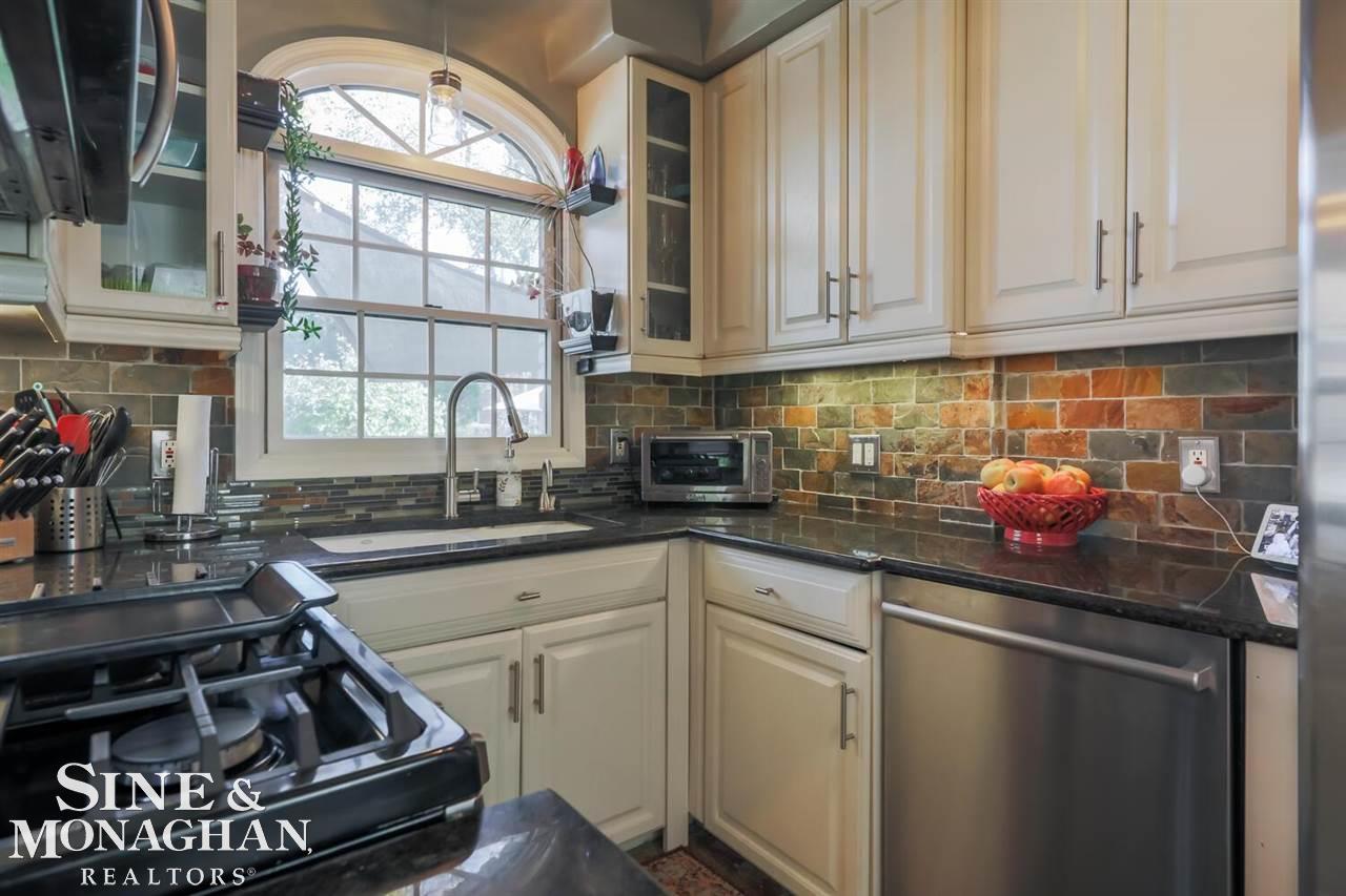 1326 Harvard Road Grosse Pointe, MI 48230 - Photo 31 of 47 50060148-30.JPG