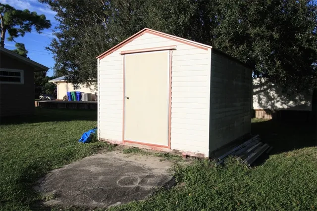 $279,900 | 572 Orange Avenue, Sebastian, FL 32958