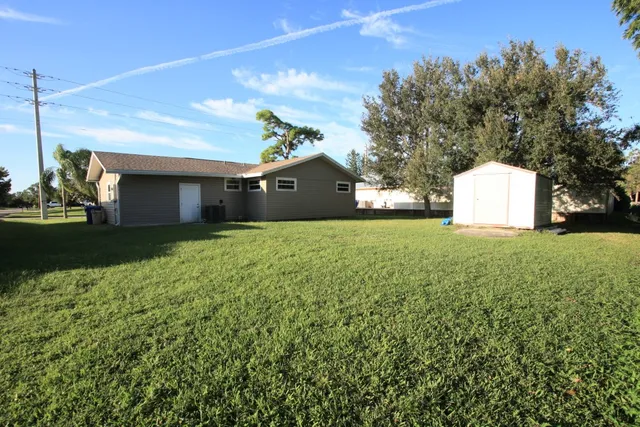$279,900 | 572 Orange Avenue, Sebastian, FL 32958