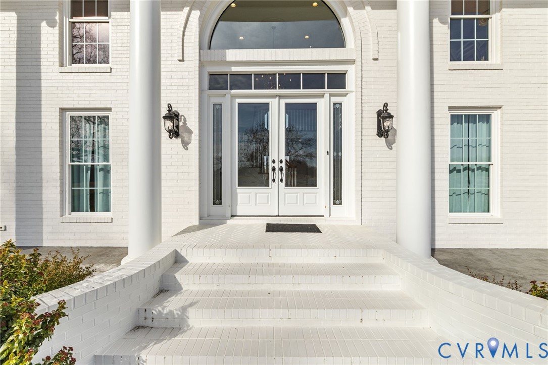 189 Old Buckingham Road Cumberland, VA 23040 - Photo 6 of 50 a view of a building with entrance