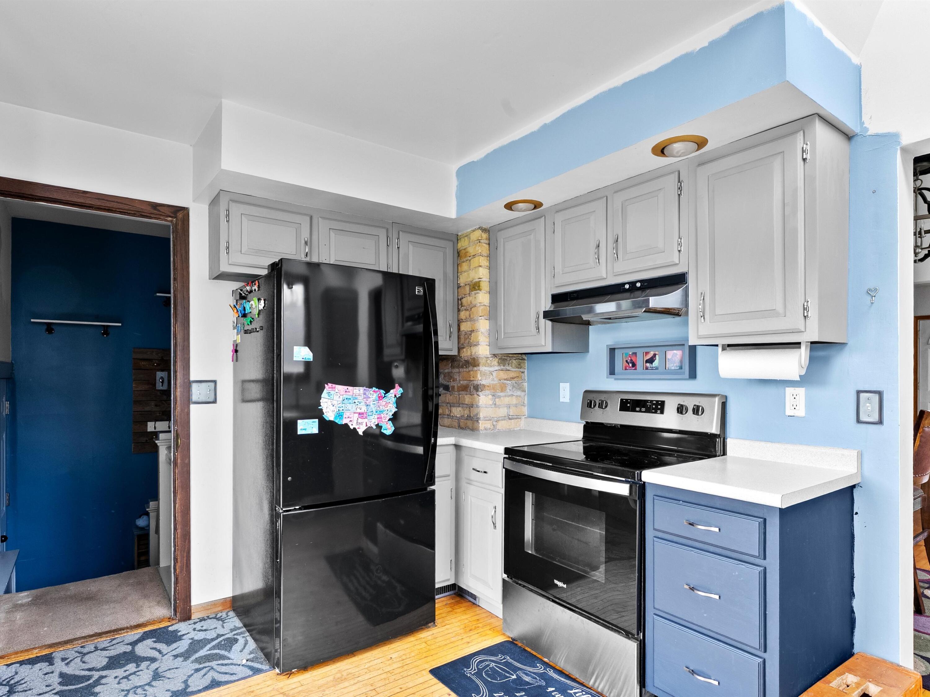 2906 Forest Avenue Two Rivers, WI 54241 - Photo 9 of 22 15-09_kitchen_001