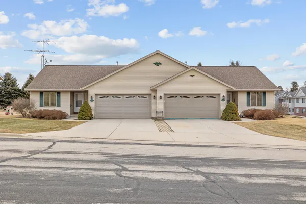 $425,000 | 1105 Linden Street, Unit 1107, Cleveland, WI 53015