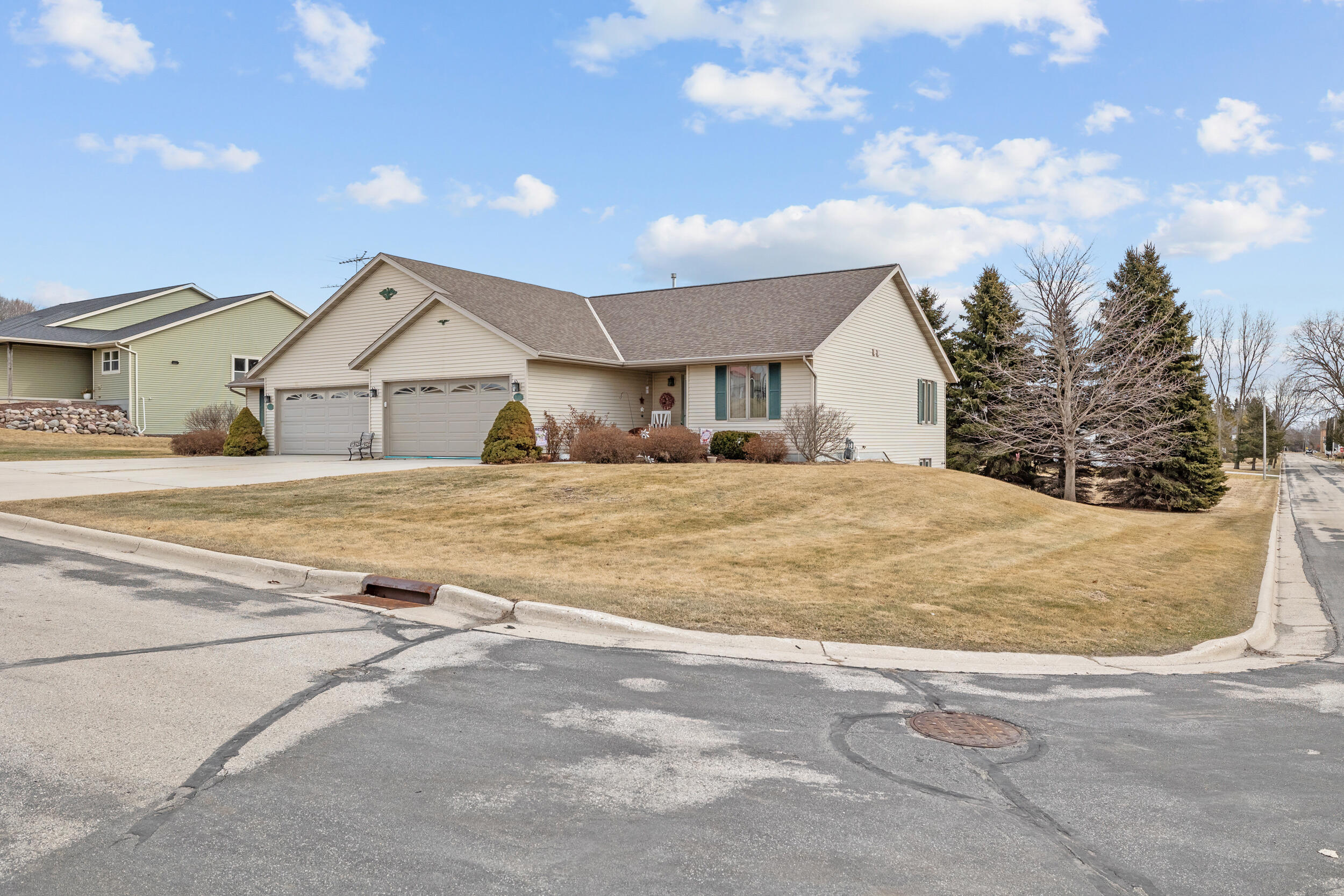 1105 Linden Street, Unit 1107 Cleveland, WI 53015 - Photo 25 of 47 Corner Lot