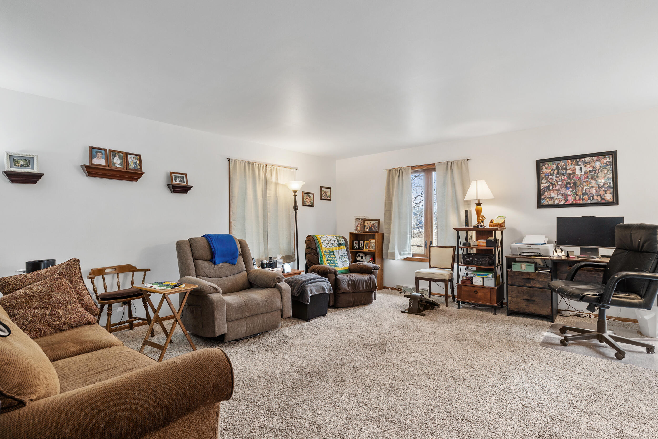 1105 Linden Street, Unit 1107 Cleveland, WI 53015 - Photo 31 of 47 1107 Living room