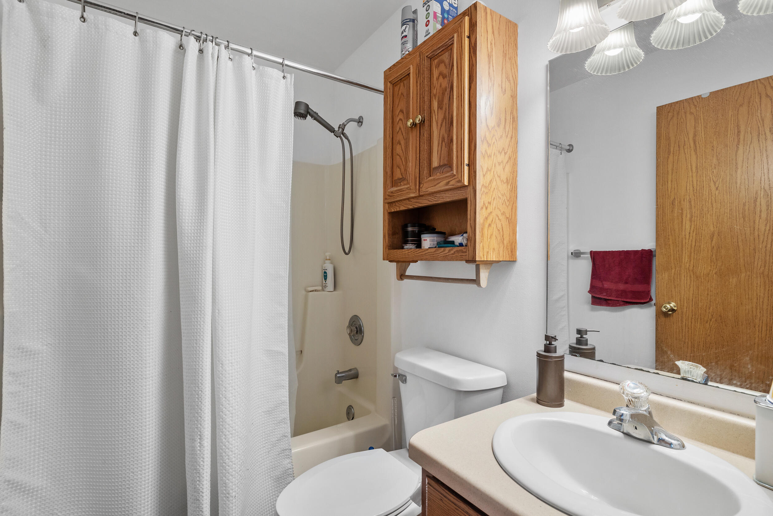 1105 Linden Street, Unit 1107 Cleveland, WI 53015 - Photo 39 of 47 1107 Main bath