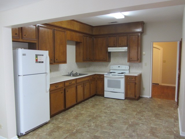 3002 Montgomery Road Huntsville, TX 77340 - Photo 12 of 27 Kitchen