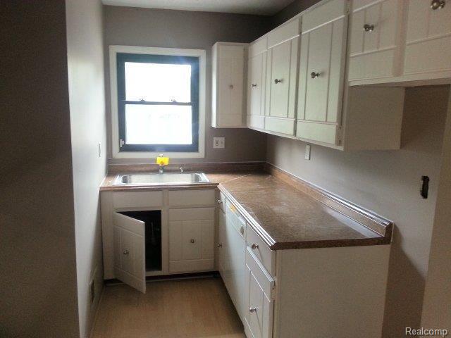 5045 North Crooks Road Royal Oak, MI 48073 - Photo 8 of 13 20130621_145221.jpg
