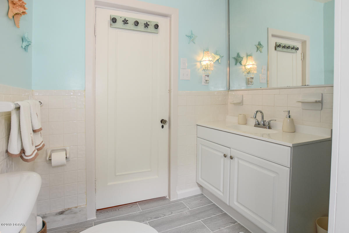 541 Riverside Drive Ormond Beach, FL 32176 - Photo 37 of 54 guest bathroom 2