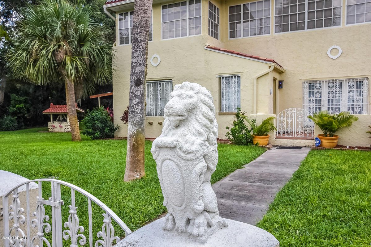 541 Riverside Drive Ormond Beach, FL 32176 - Photo 4 of 54 lion