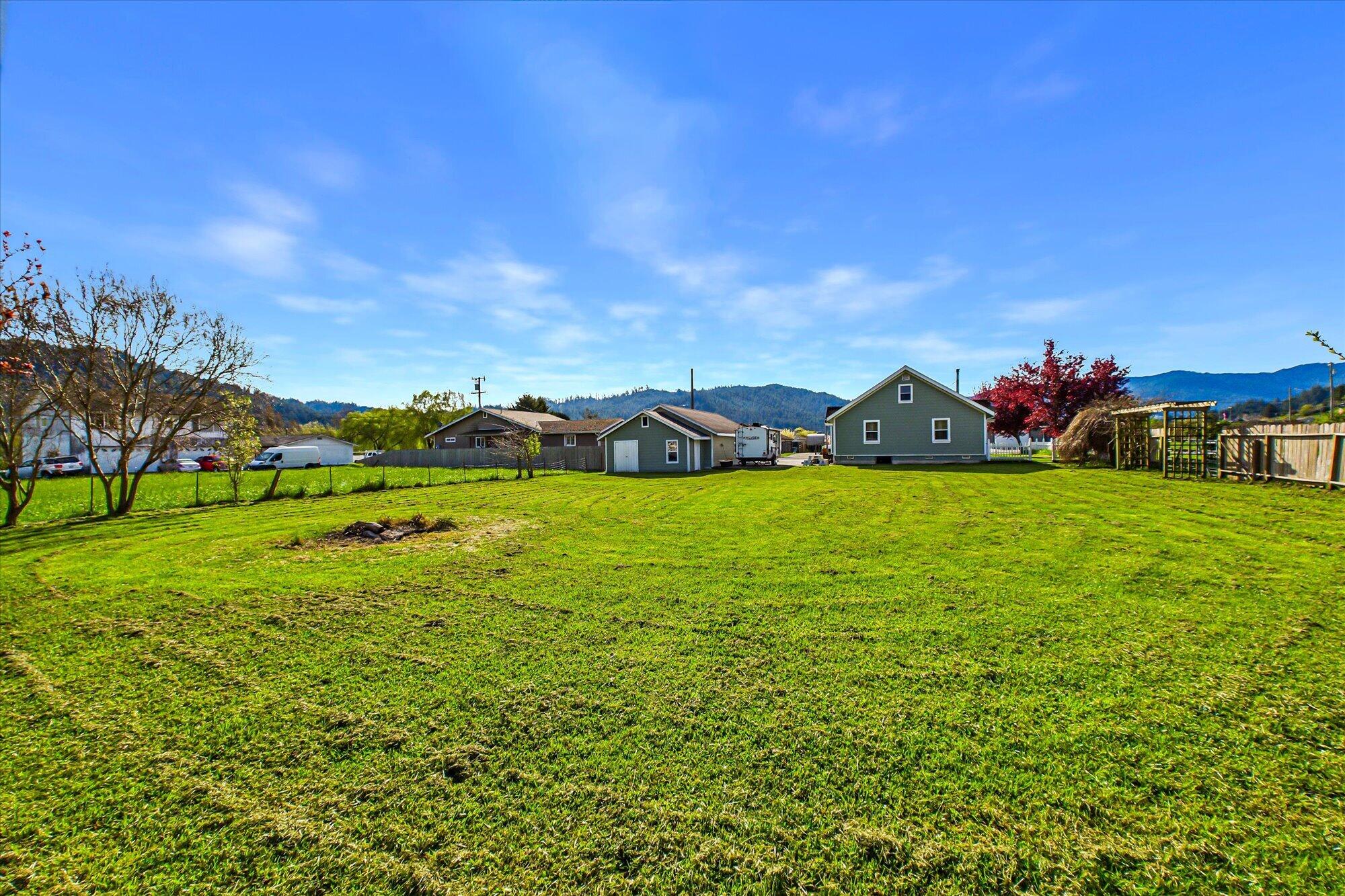 1010 Pine Street Rio Dell, CA 95562 - Photo 40 of 45