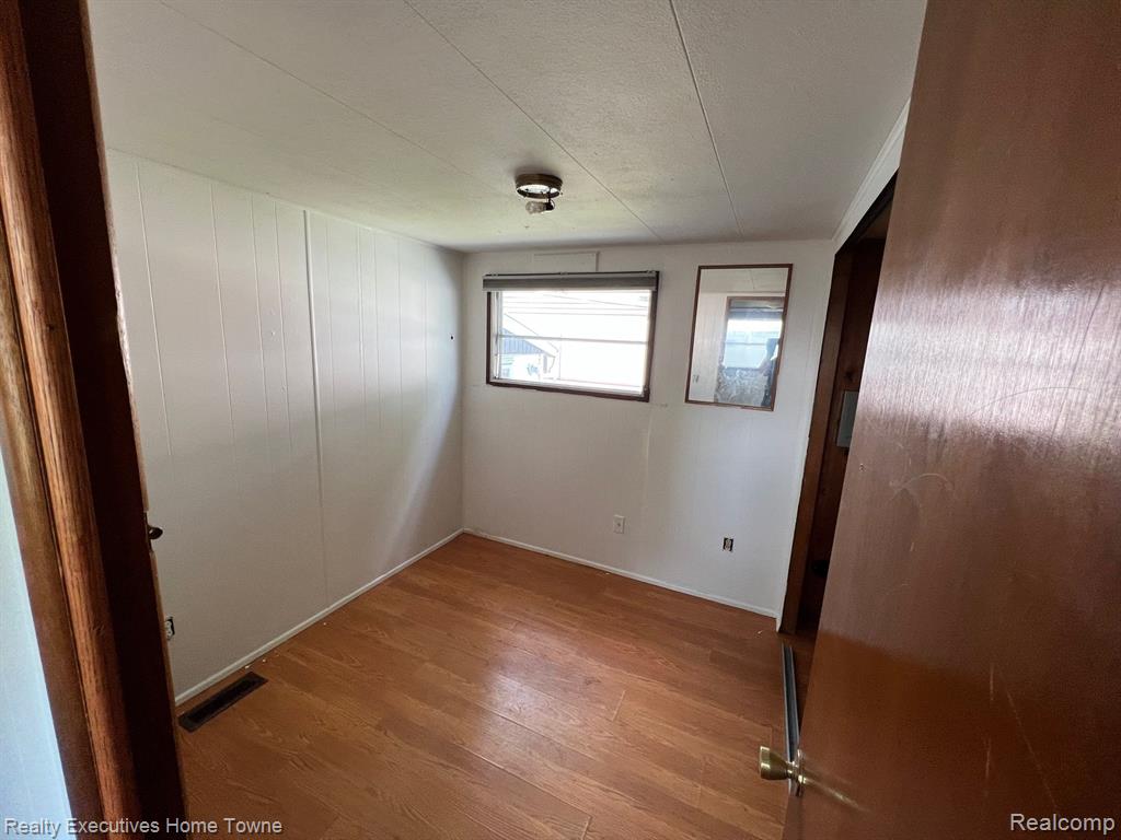 2545-40 South Lakeshore Road Applegate, MI 48401 - Photo 19 of 34