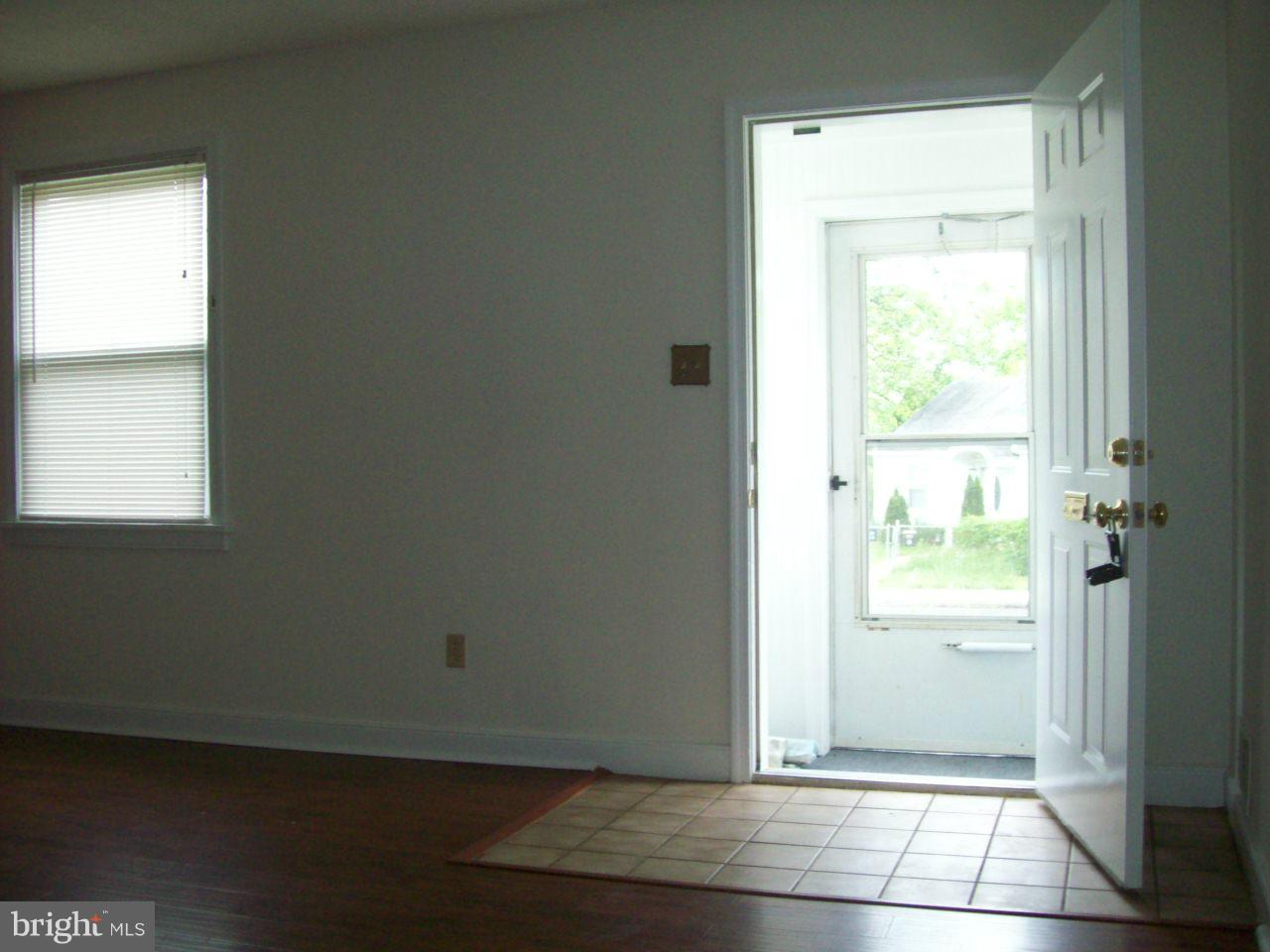12307 Livingston Street Silver Spring, MD 20902 - Photo 12 of 14 Interior (General)