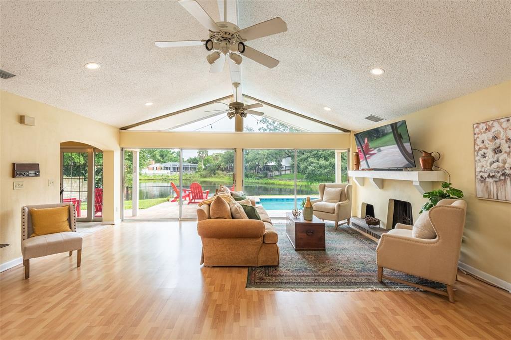 3605 Schefflera Road Tampa, FL 33618 - Photo 5 of 49