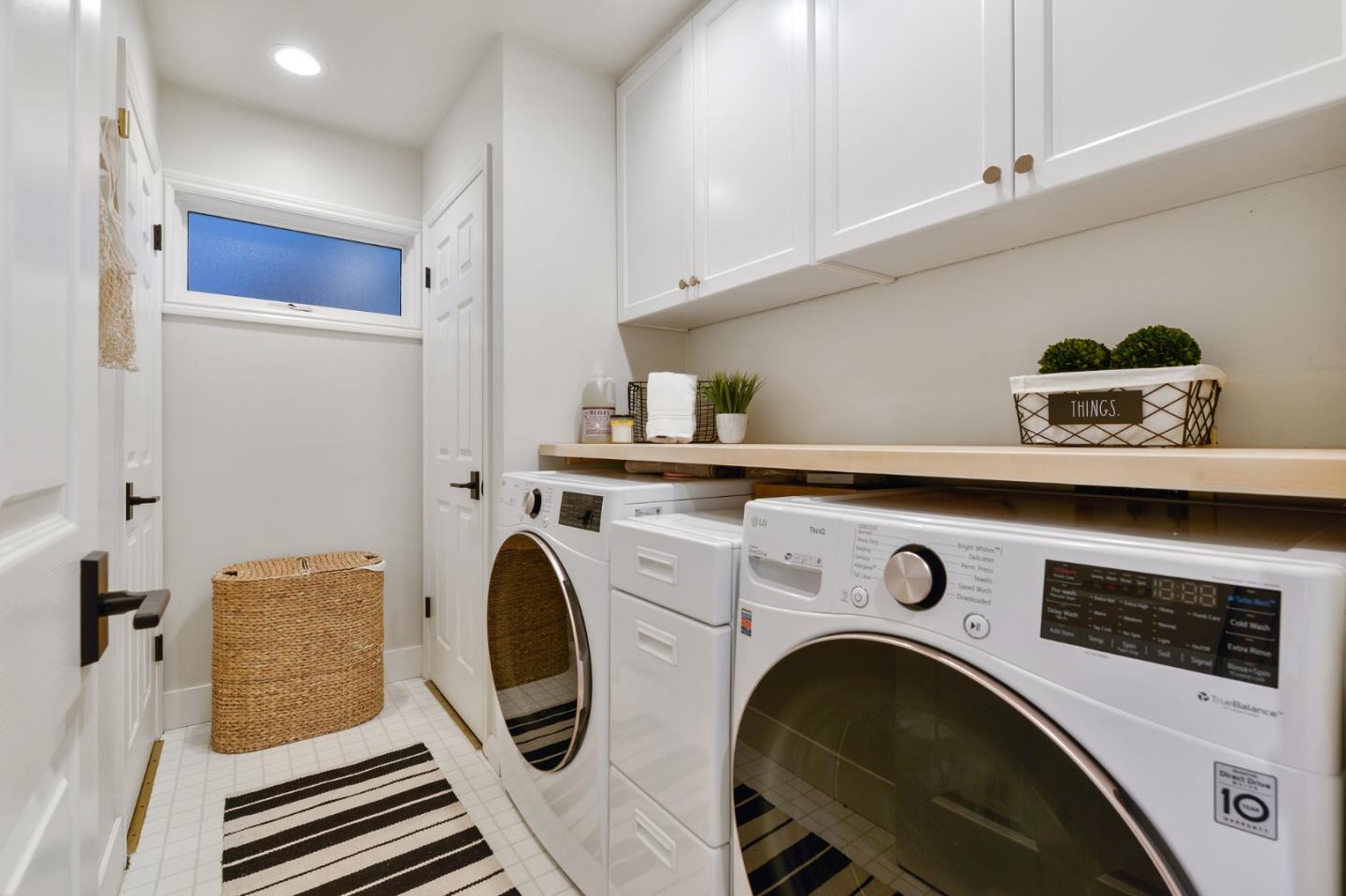 751 Partridge Avenue Menlo Park, CA 94025 - Photo 27 of 37 a utility room with dryer and washer