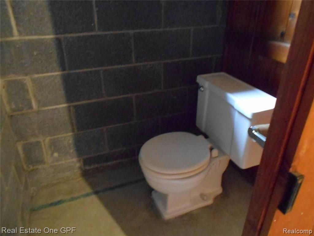 725 Harcourt Road Grosse Pointe, MI 48230 - Photo 27 of 28