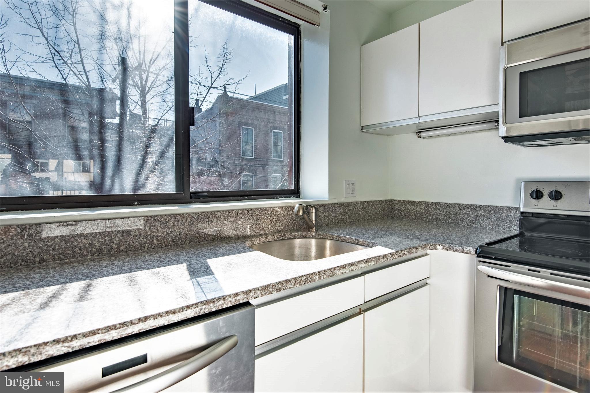 327 Monroe Street, Unit B Philadelphia, PA 19147 - Photo 11 of 24